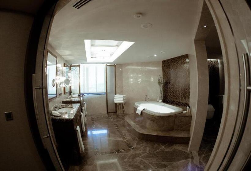 سوئیت پرزیدنت, International Hotel Tashkent