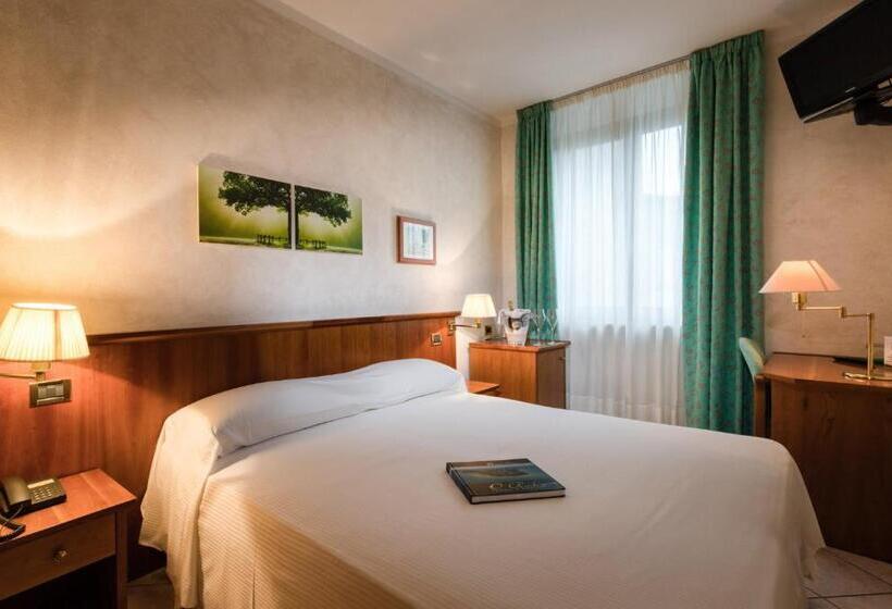 Номер Стандарт, Corte Regina