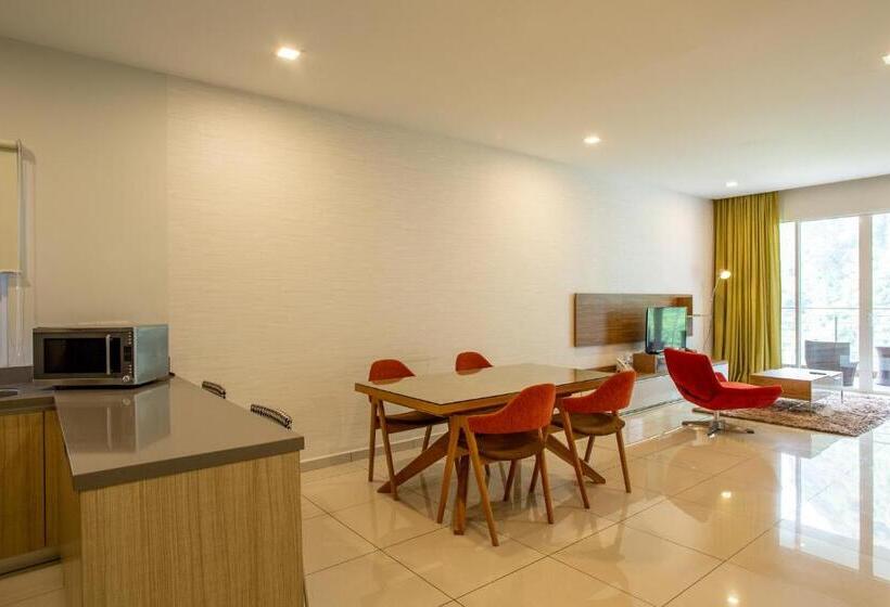 Suite with lake view, Tui Blue The Haven Ipoh