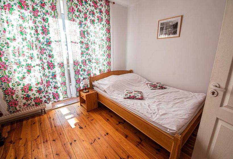 Economy Quadruple Room, Willa Mewa