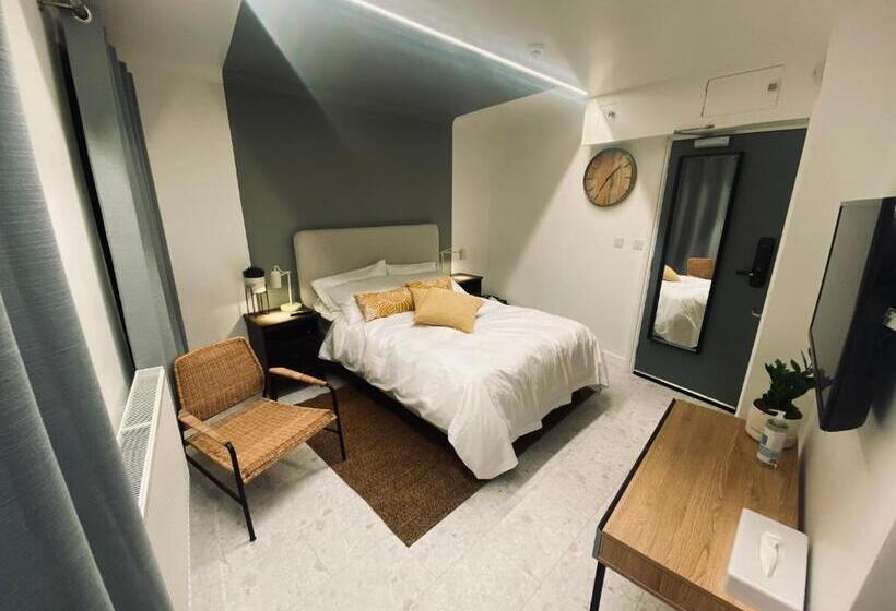 Студия Deluxe, Station Rooms