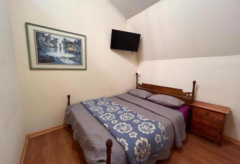 اتاق اکونومی, Chez Humbert