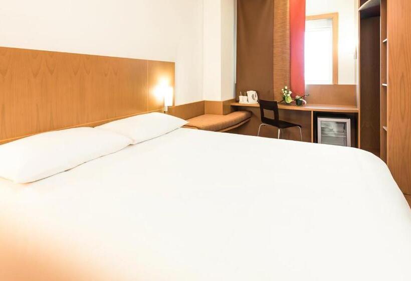 Номер Стандарт, Ibis Fujairah