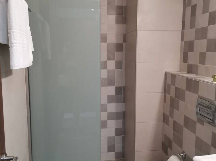 חדר סטנדרט יחיד, Stork