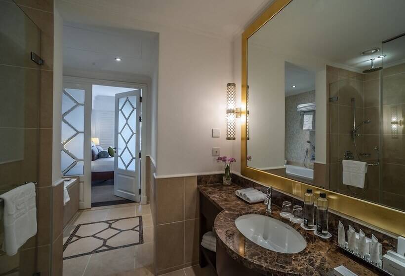 اتاق لوکس با بالکن, Villa Rosa Kempinski