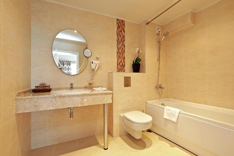 Полулюкс Вид на Парк, White Rock Castle Suite Hotel & Spa