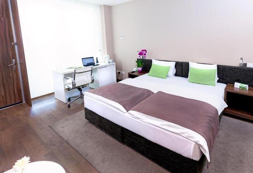 اتاق استاندارد, Adresa Suites