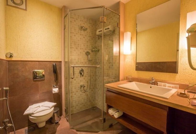 سوییت لوکس, Deltin Suites