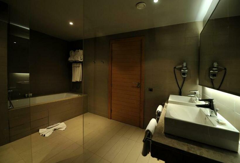 Deluxe Suite Sea View, Mercure Quemado Al Hoceima Resort
