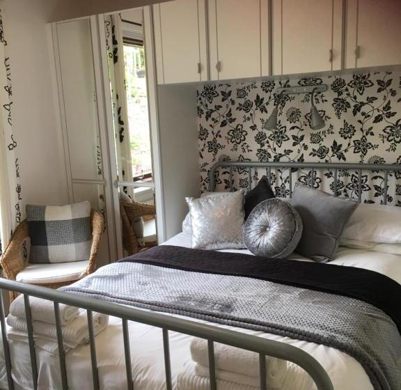 Номер Стандарт, Mo Dhachaidh B&b