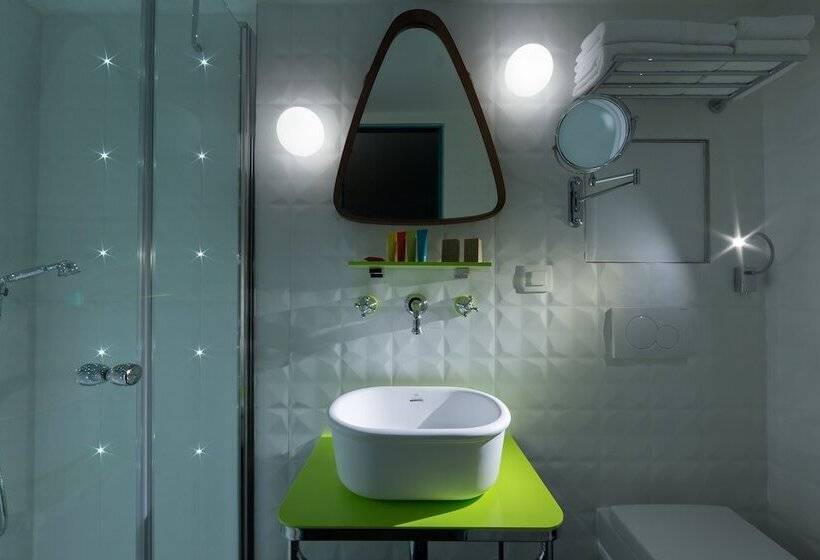 デラックスルーム, Hôtel Crayon Rouge