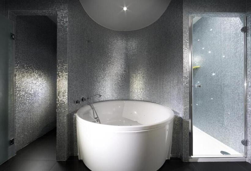 ジュニアスイート, Hôtel Crayon Rouge