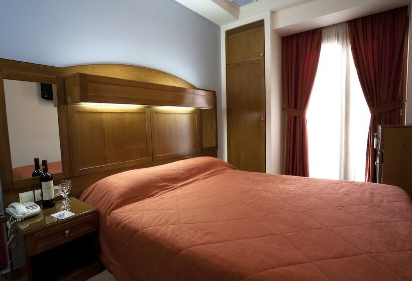 标准单人间, Katerina