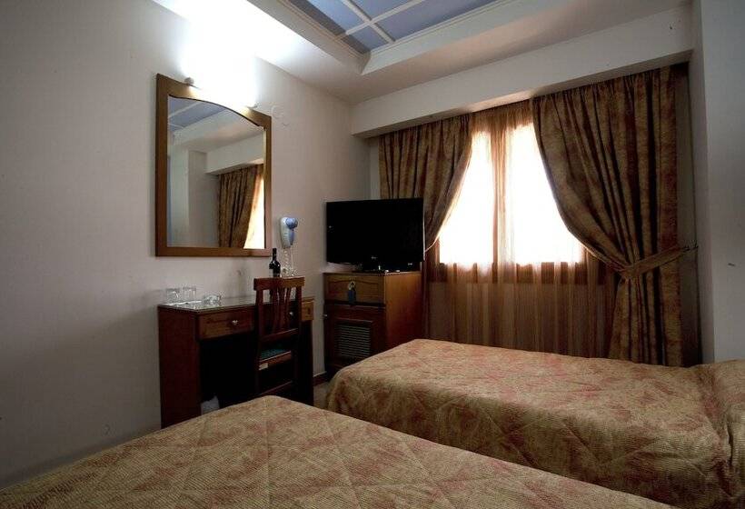 标准单人间, Katerina