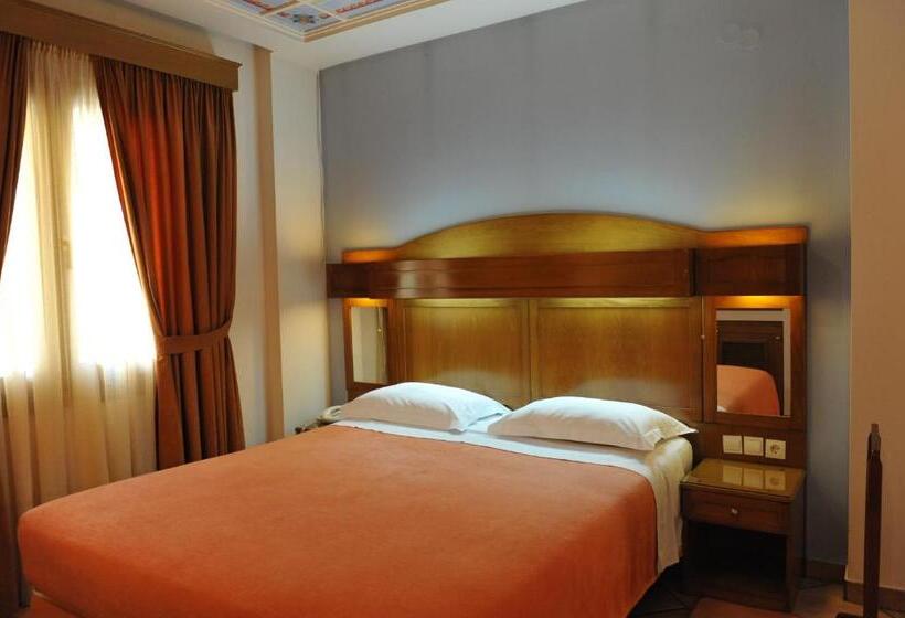 标准单人间, Katerina