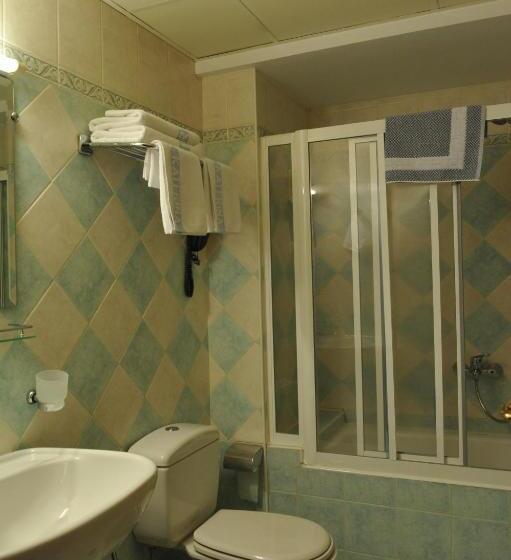 小型套房, Katerina