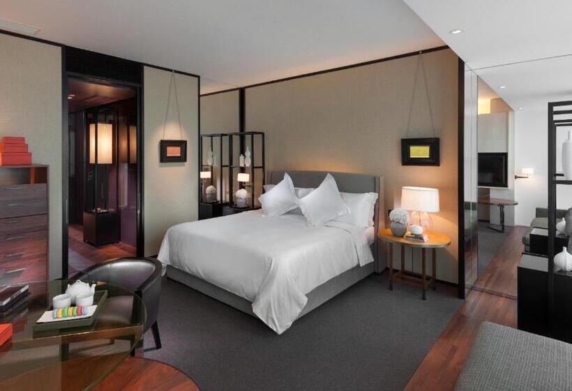 Номер Deluxe Кровать Кинг, Mandarin Oriental Guangzhou