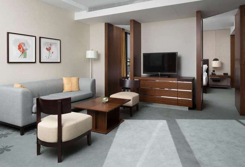سوئیت با تخت بزرگ, Hilton Kyiv
