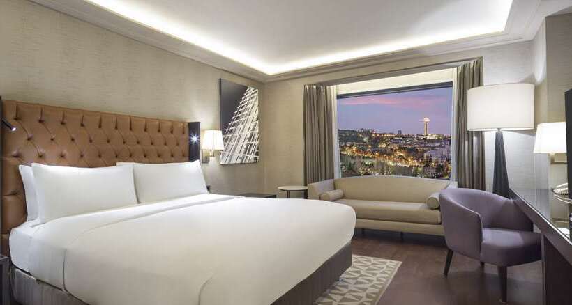 اتاق اجرایی با تخت بزرگ, Hilton Kyiv