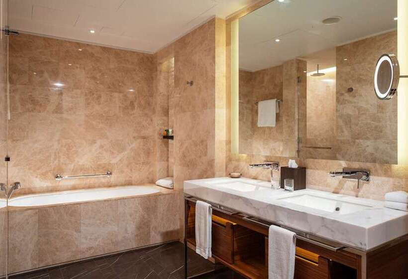 اتاق اجرایی با تخت بزرگ, Hilton Kyiv