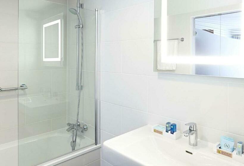 Номер Superior, Novotel London Wembley