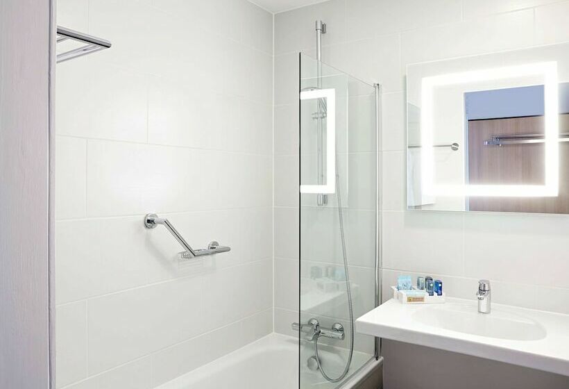 Номер Executive, Novotel London Wembley