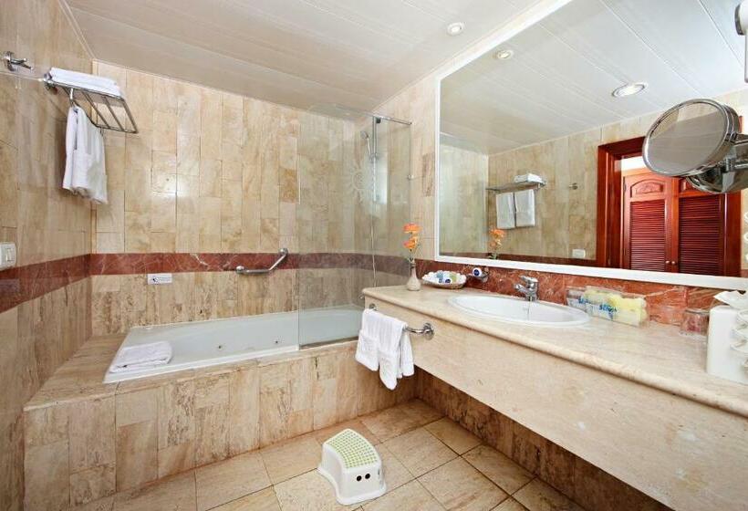 수피리어 주니어 스위트, Bahia Principe Grand Turquesa - All Inclusive