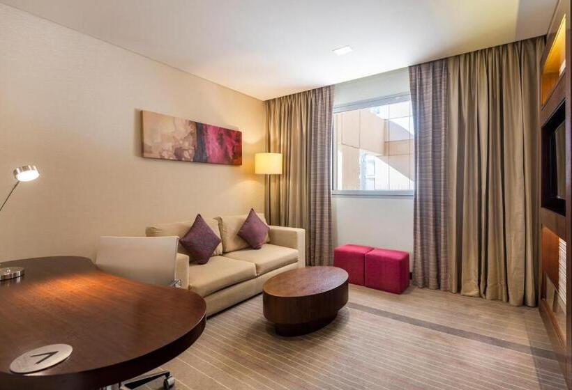 سوئیت با تخت بزرگ, Holiday Inn Alseeb Muscat, An Ihg