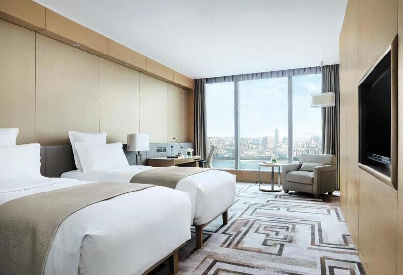 Номер Executive, Langham Place Guangzhou   Walking Distance To Canton Fair & Overseas Buyers Registration Service