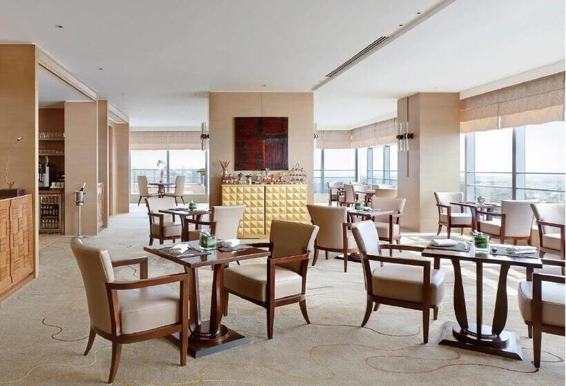 Номер Executive, Langham Place Guangzhou   Walking Distance To Canton Fair & Overseas Buyers Registration Service