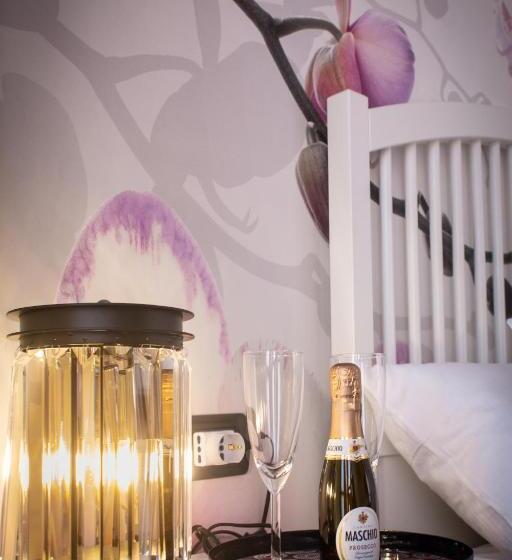 اتاق لوکس با بالکن, Bed Boutique Napoli Colors