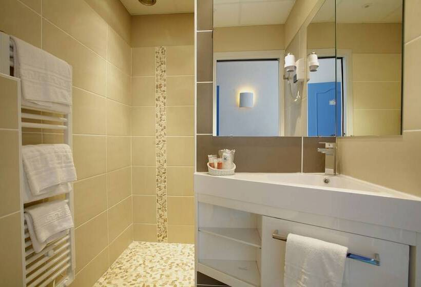 Номер Стандарт Трехместный, Logis Hôtel Corintel Bordeaux Est
