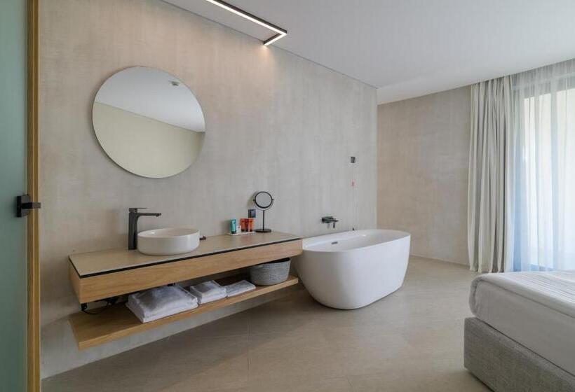 استودیوی پریمیوم, Ensana Aquahouse
