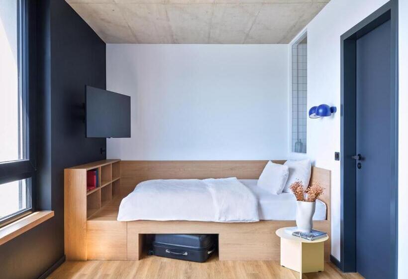 استودیوی استاندارد, Stayery Cologne Ehrenfeld