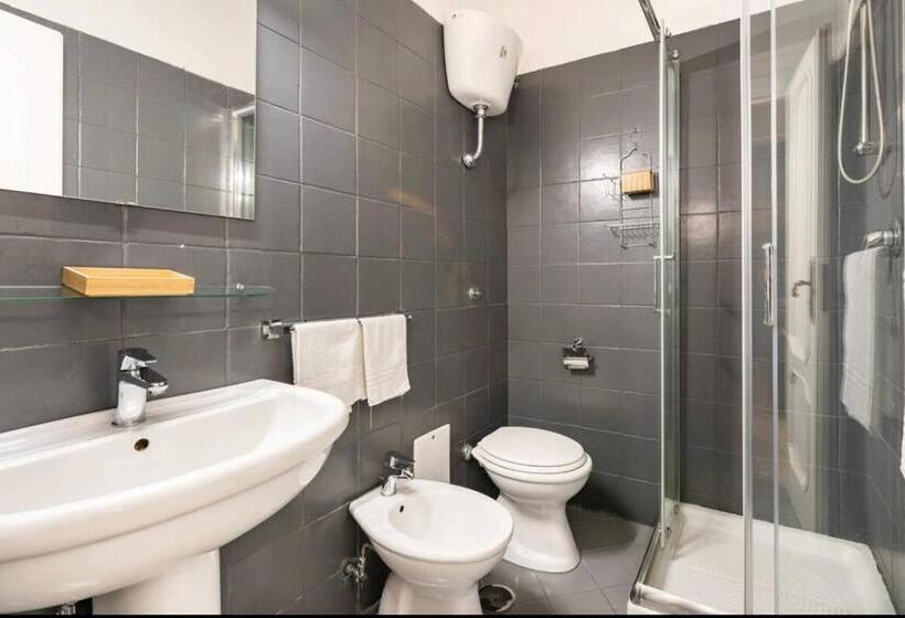 اتاق لوکس چهار تخته, B&b Civico 8
