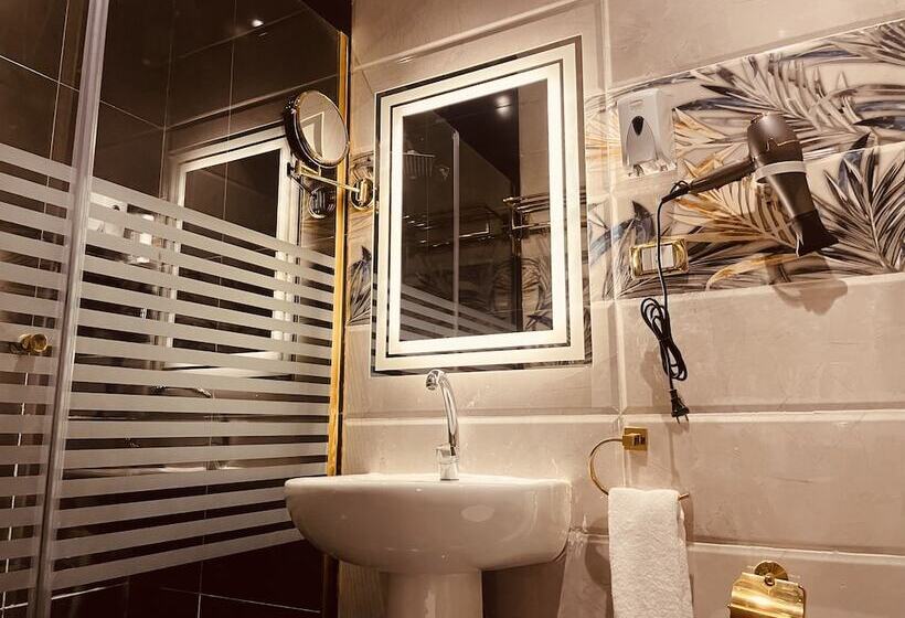 اتاق لوکس چهار تخته, Cairo Inn