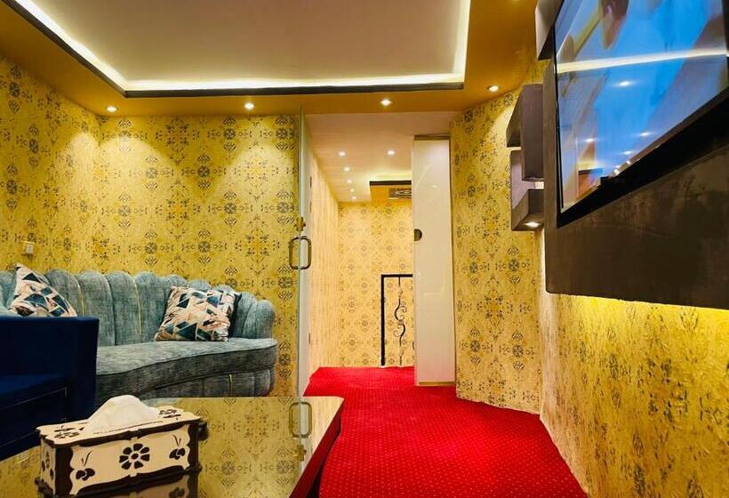1 Bedroom Penthouse Apartment, Cairo Inn