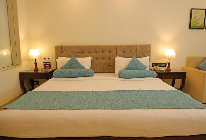 Номер Superior Кровать Кинг, Golden Tulip Candolim, Goa
