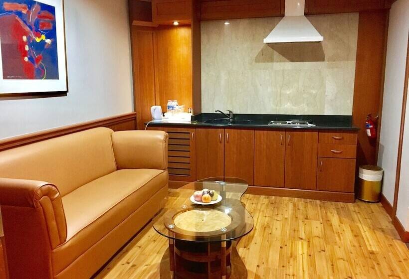 Президентский Люкс, Planet Holiday Hotel & Residence
