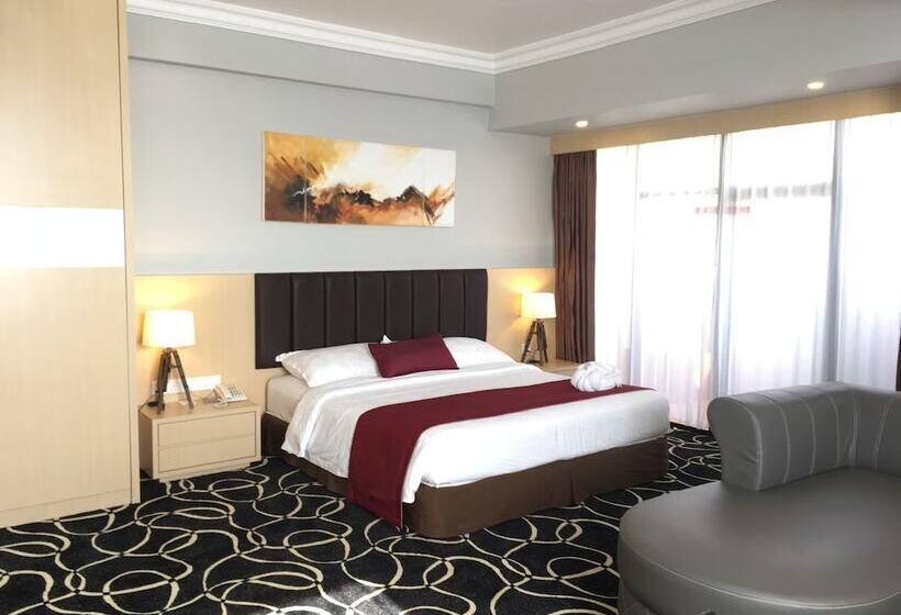 Люкс Премиум, Planet Holiday Hotel & Residence