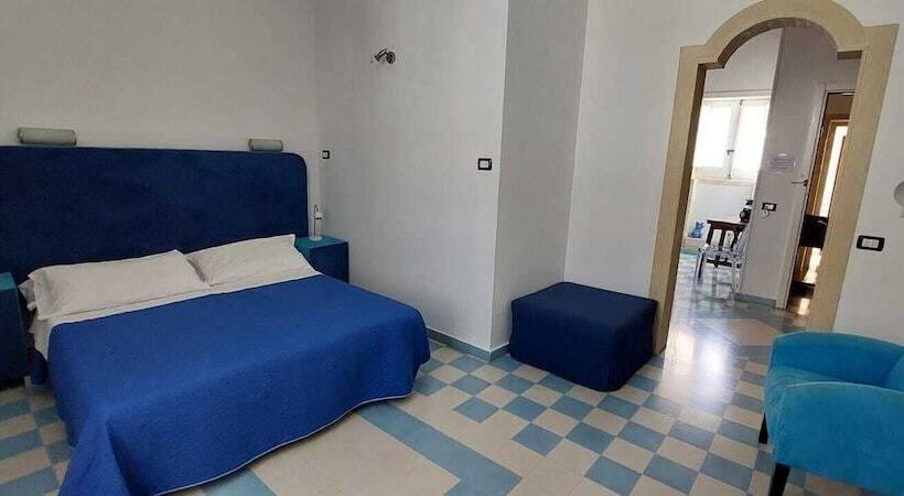 Люкс Классика, Lakkios Charming Suites And Rooms