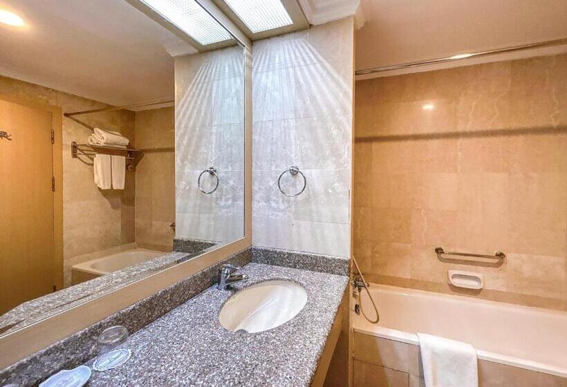 Президентский Люкс, Planet Holiday Hotel & Residence