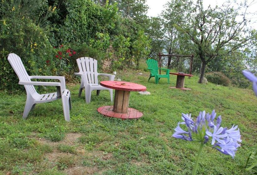 Triple Room Sea View, Segni E Impronta