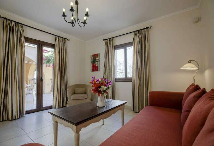 Апартаменты 1 Спальня, Aliathon Resort