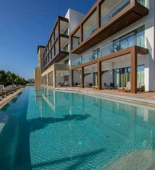 Люкс Вид на Бассейн, Aliathon Resort