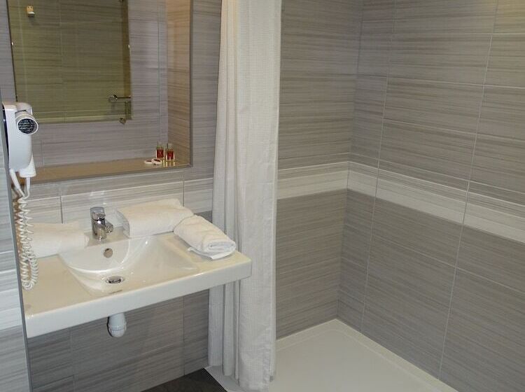 Четырехместный Номер Стандарт, Sure Hotel By Best Western Angouleme