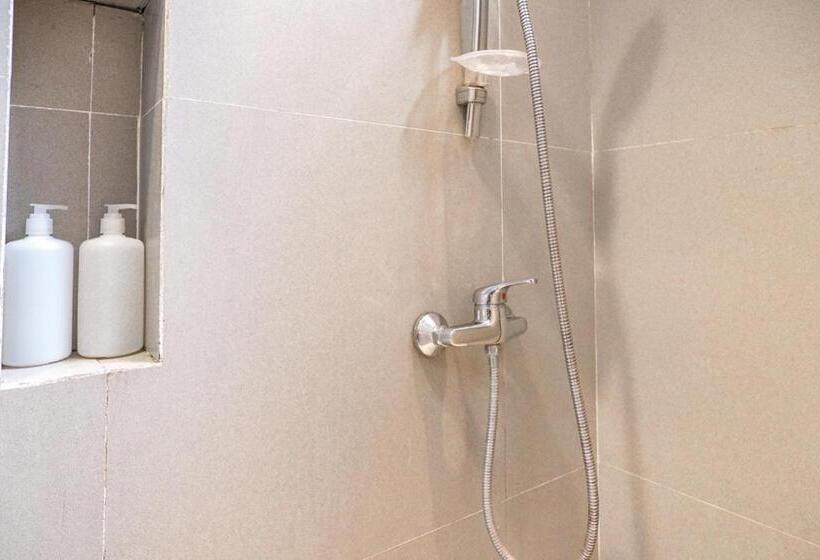 اتاق لوکس, Three J Residence