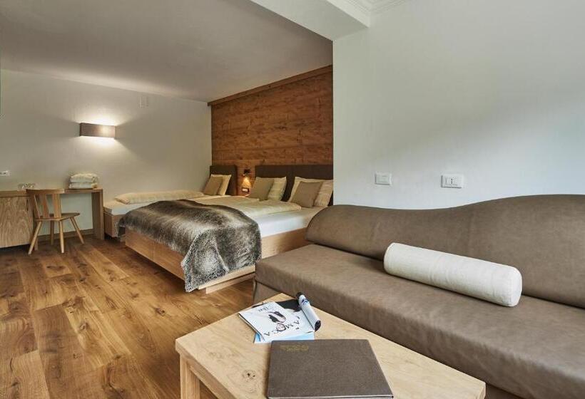 Номер Стандарт Трехместный, Cristallo  Wellness Mountain Living