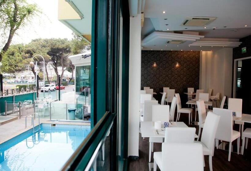 Классический Номер Вид на Море, Montecarlo   Vista Mare Con Area Fitness