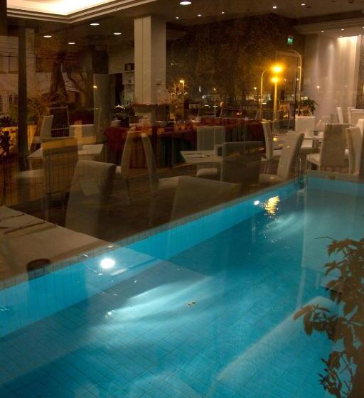 Четырехместный Номер Superior, Montecarlo   Vista Mare Con Area Fitness